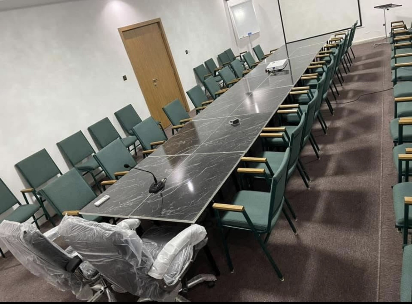 Salle moyenne LB Meetings